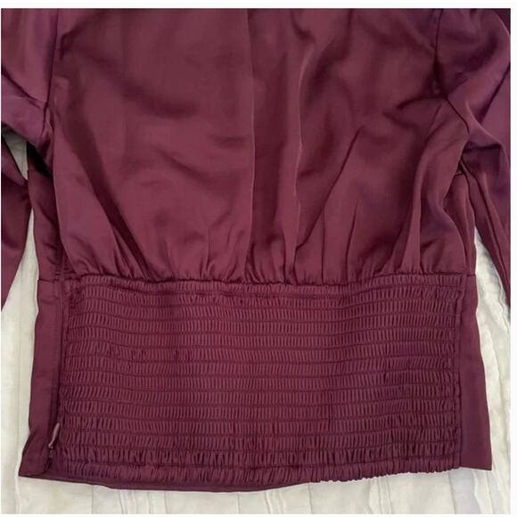 ABERCROMBIE & FITCH Burgandy Cropped Silky Satin Long Sleeve Top Women's LARGE - Picture 10 of 11